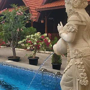 *** Guest house Uli Wood Villa, Bali - Near Gwk Indonesia